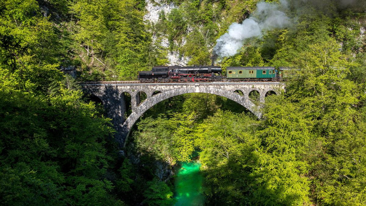 Tren en la garganta de Bled, Eslovenia